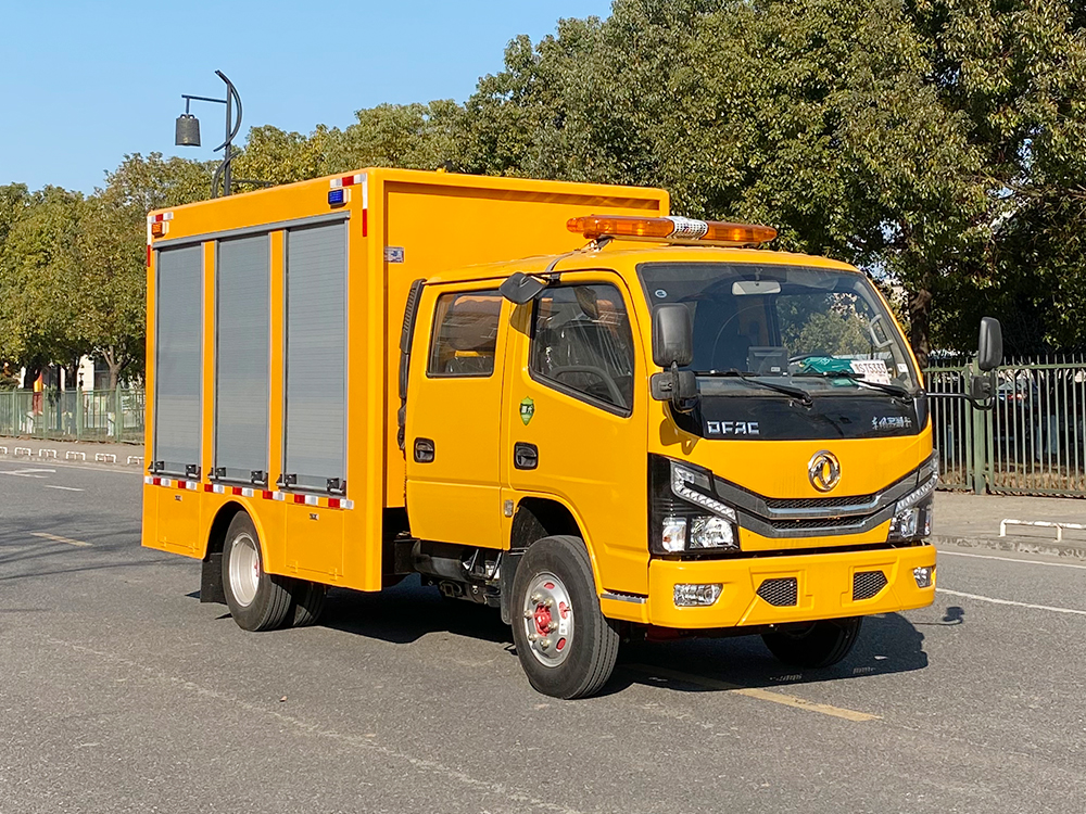 東風(fēng)多利卡雙排座工程救險(xiǎn)車(chē)