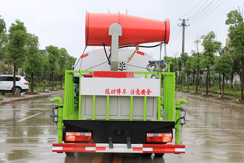 東風(fēng)小多利卡5方抑塵霧炮噴灑車