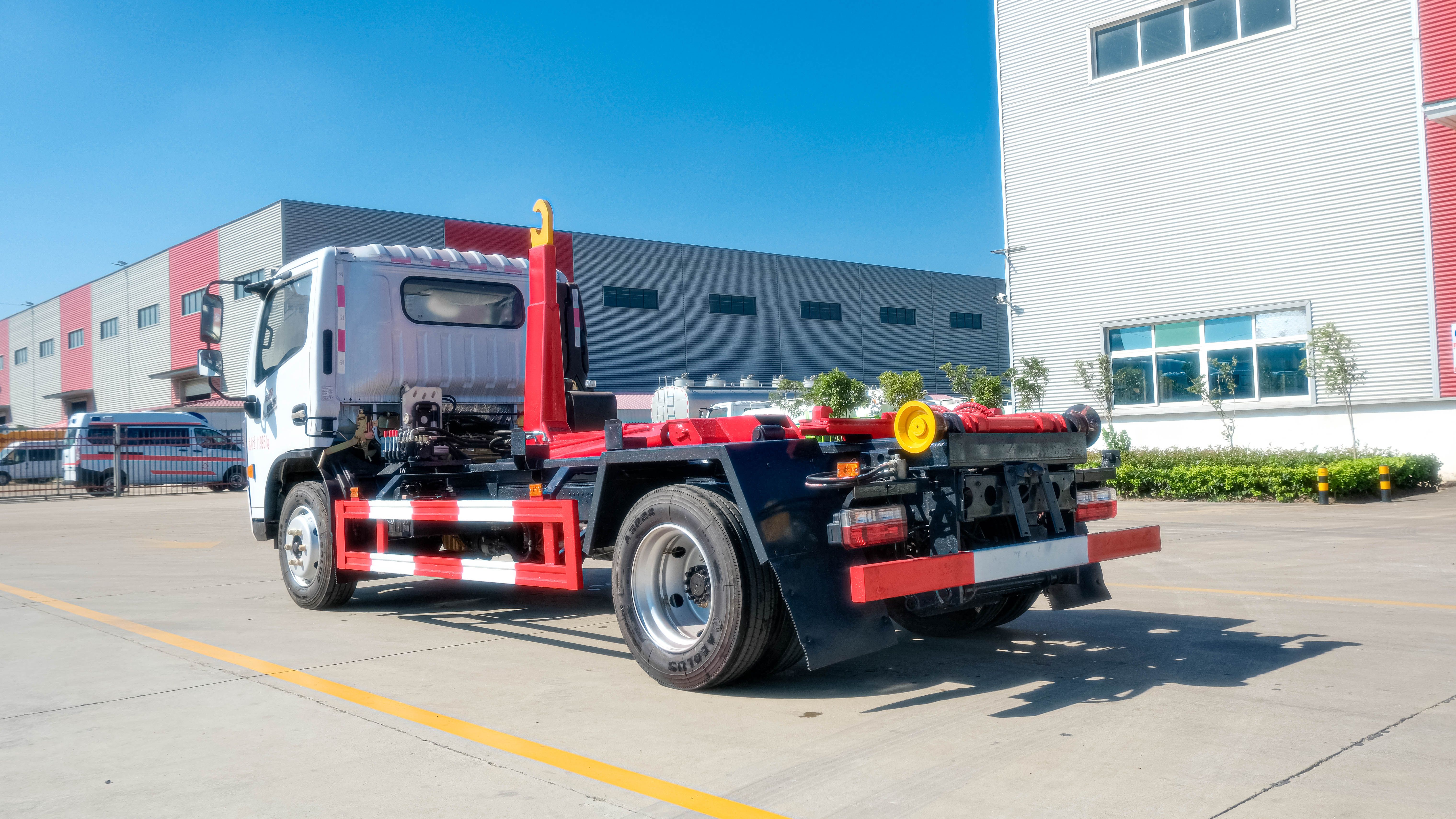 東風(fēng)大多利卡7方勾臂垃圾車(chē)